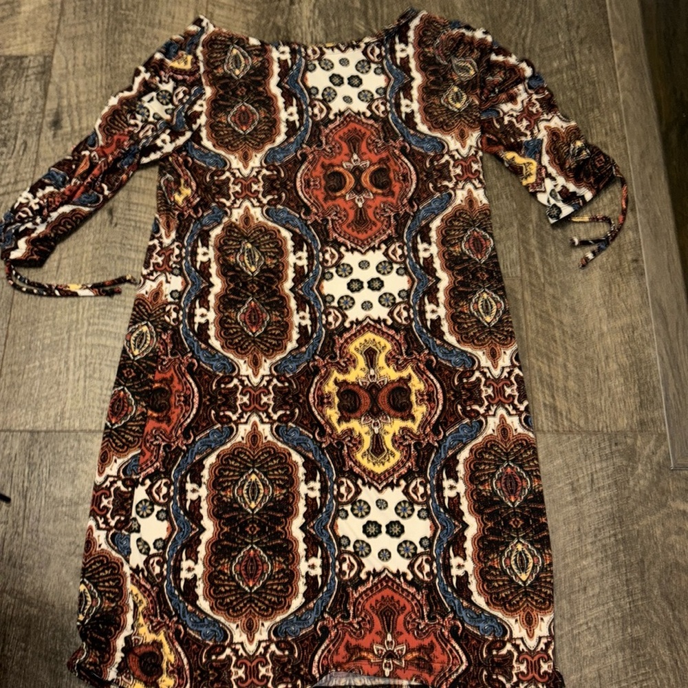 🎈4/$20 Cato paisley dress. Very slimming. Size small. Excellent condition!